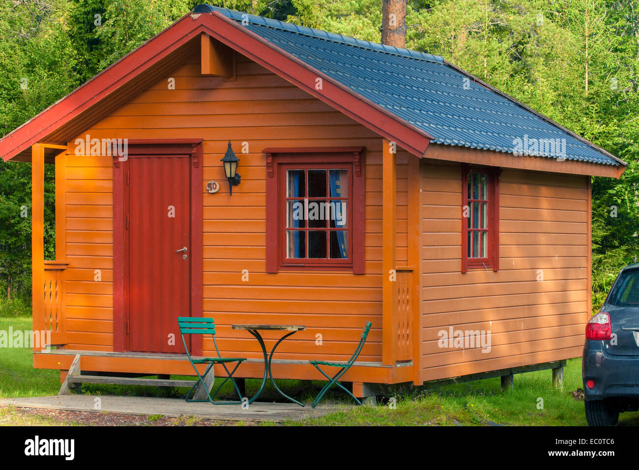 house in the woods, norwegian camp Stock Photo Alamy