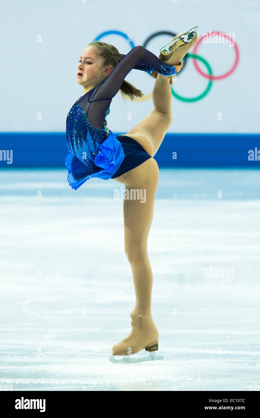 E YULIA LIPNITSKAY RUSSIAN WINTER OLYMPICS 8X10 SPORTS PHOTO 