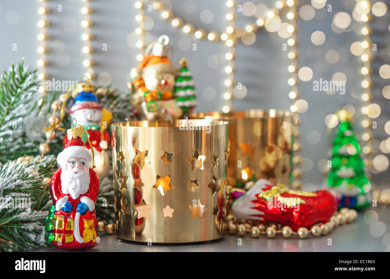 Golden festive lights hi-res stock photography and images - Alamy