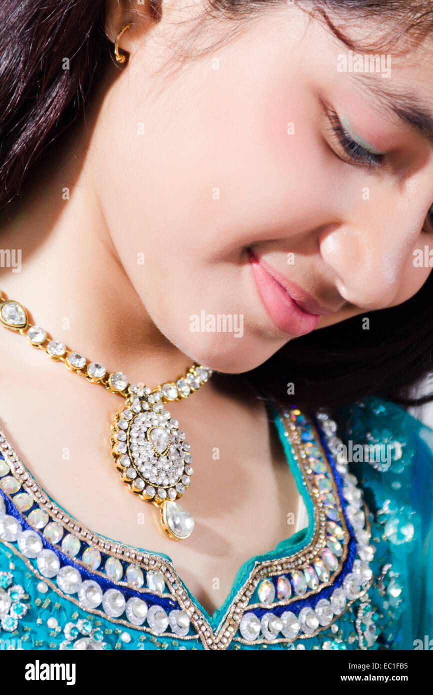 1 indian Beautiful Girl Throat Necklace Stock Photo - Alamy