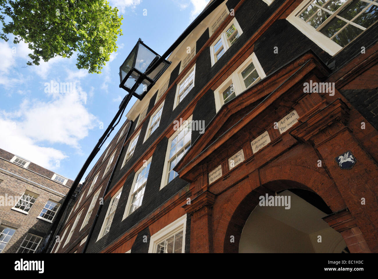 4, King’s Bench Walk, Inner Temple, legal chambers rebuilt in 1678 with brick arched doorway by Sir Christopher Wren.Sydney Stock Photo