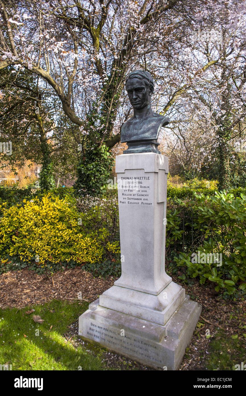 Thomas Kettle statue, Dublin, St. Stephen's Green. A statue to the