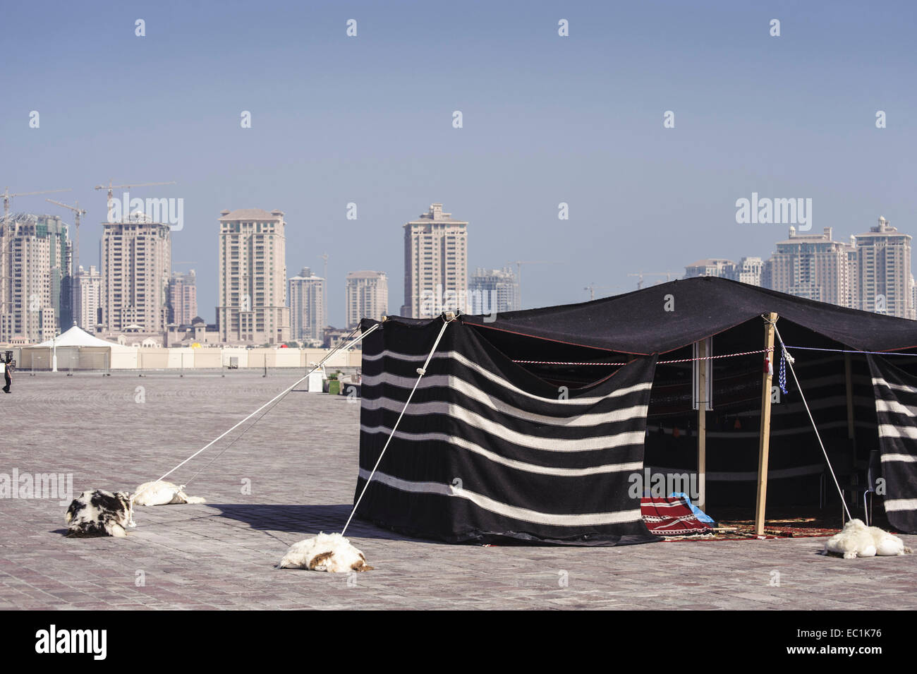 Arabic tent hi-res stock photography and images - Alamy