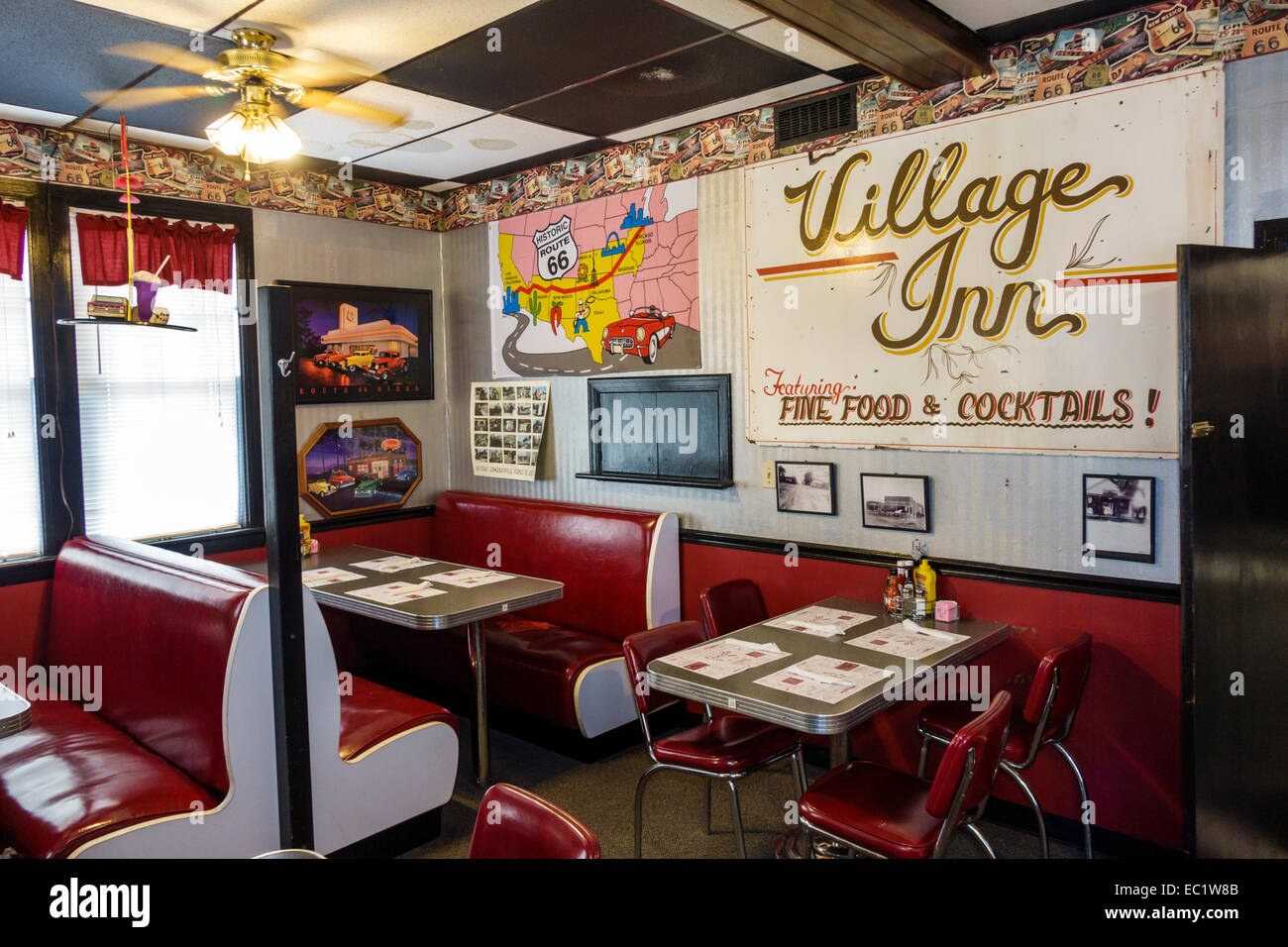 Illinois Hamel,historic highway Route 66,Weezy's,restaurant restaurants food dining cafe cafes,interior inside,booths,decor,Americana,IL140902029 Stock Photo