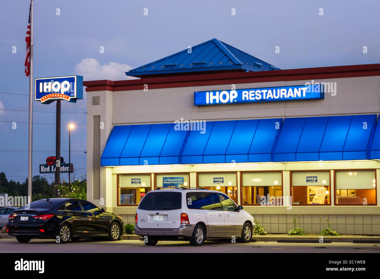 Springfield Illinois,IHOP,restaurant restaurants food dining cafe cafes,exterior,outside exterior,evening,night,sign,IL140902114 Stock Photo