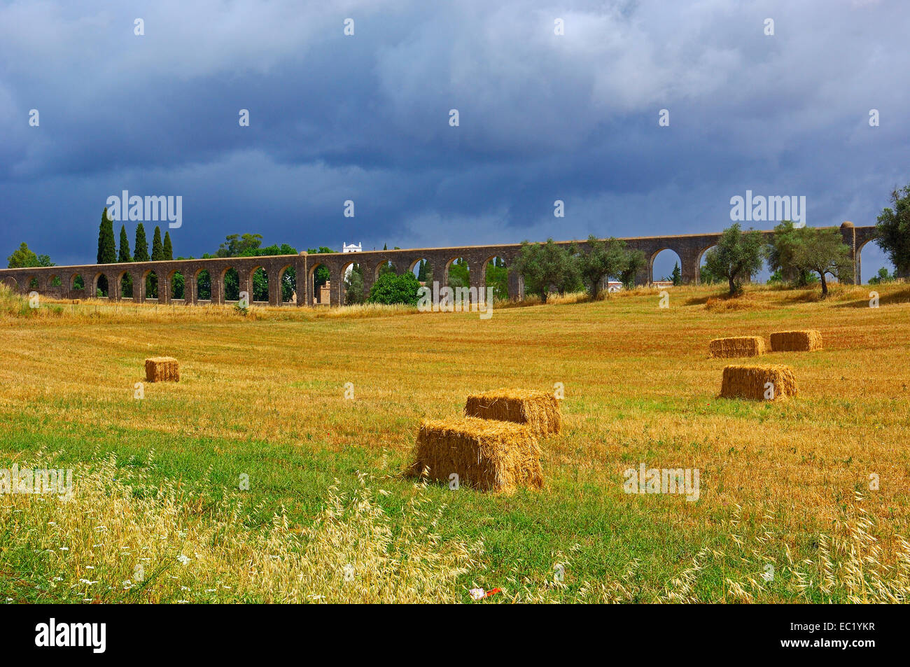 Ancient roman aqueduct portugal hires stock photography and images Alamy