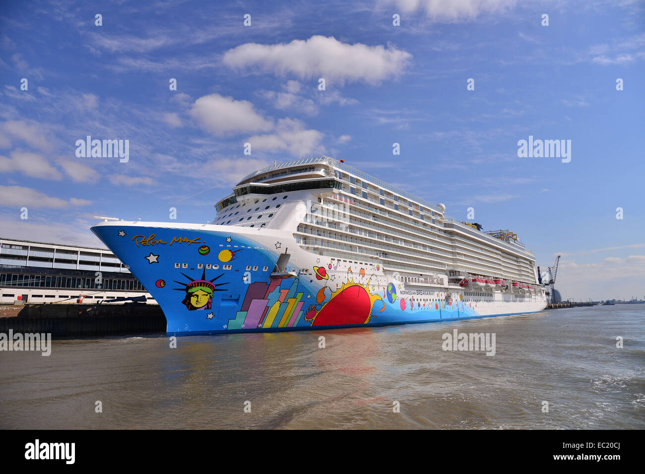 Cruise ship Norwegian Breakaway, Norwegian Cruise Line ...