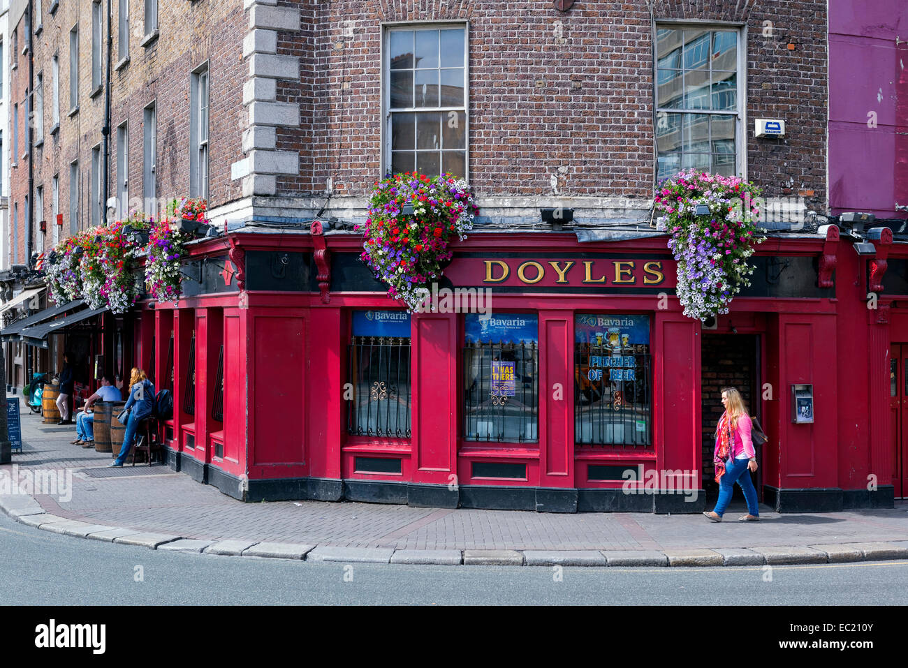 Doyle's Pub, College Street, Dublin, Irland Stock Photo