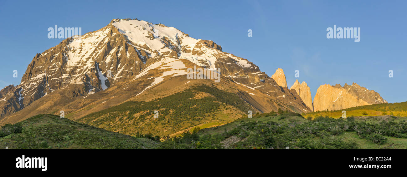 Monte Almirante Nieto, Torres del Paine National Park, Magallanes y la Antártica Chilena Region, Chile Stock Photo