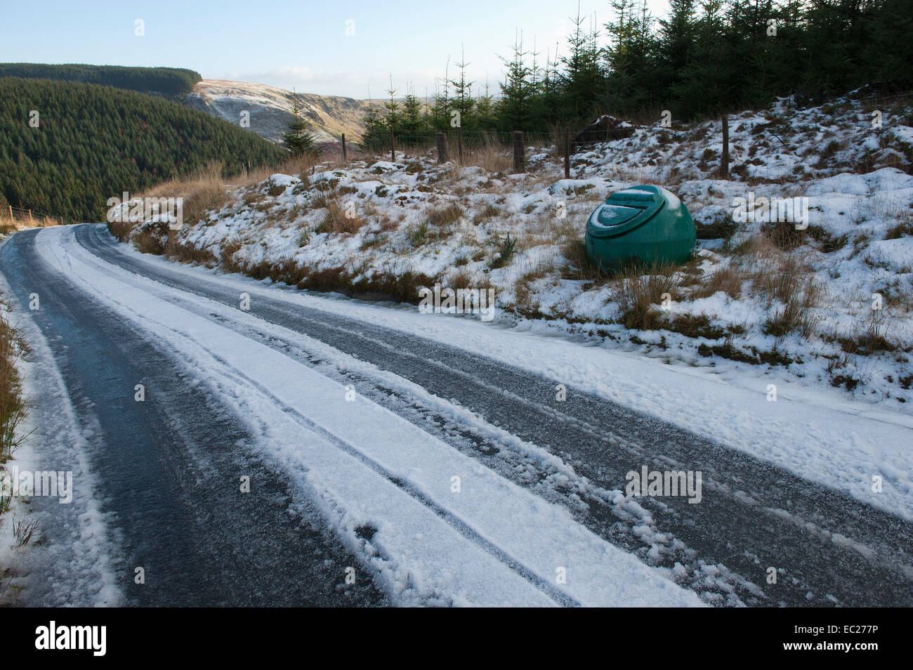 Cambrian Mountains, Powys, UK. 8th December, 2014. Light snowfall on highland in Mid-Wales. Credit:  Graham M. Lawrence/Alamy Live News. Stock Photo