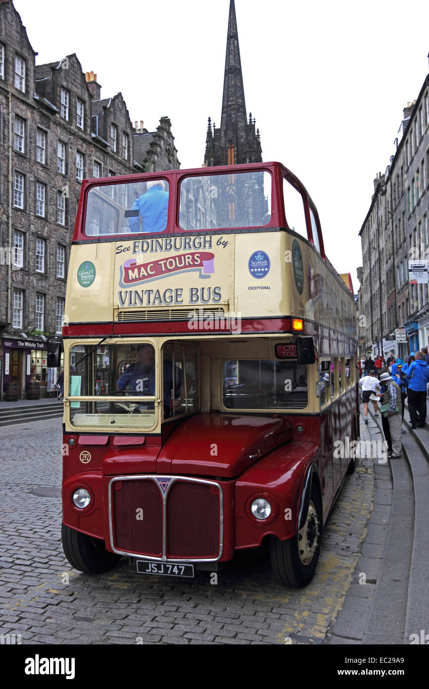 Mac Tours Vintage Bus of Edinburgh Stock Photo