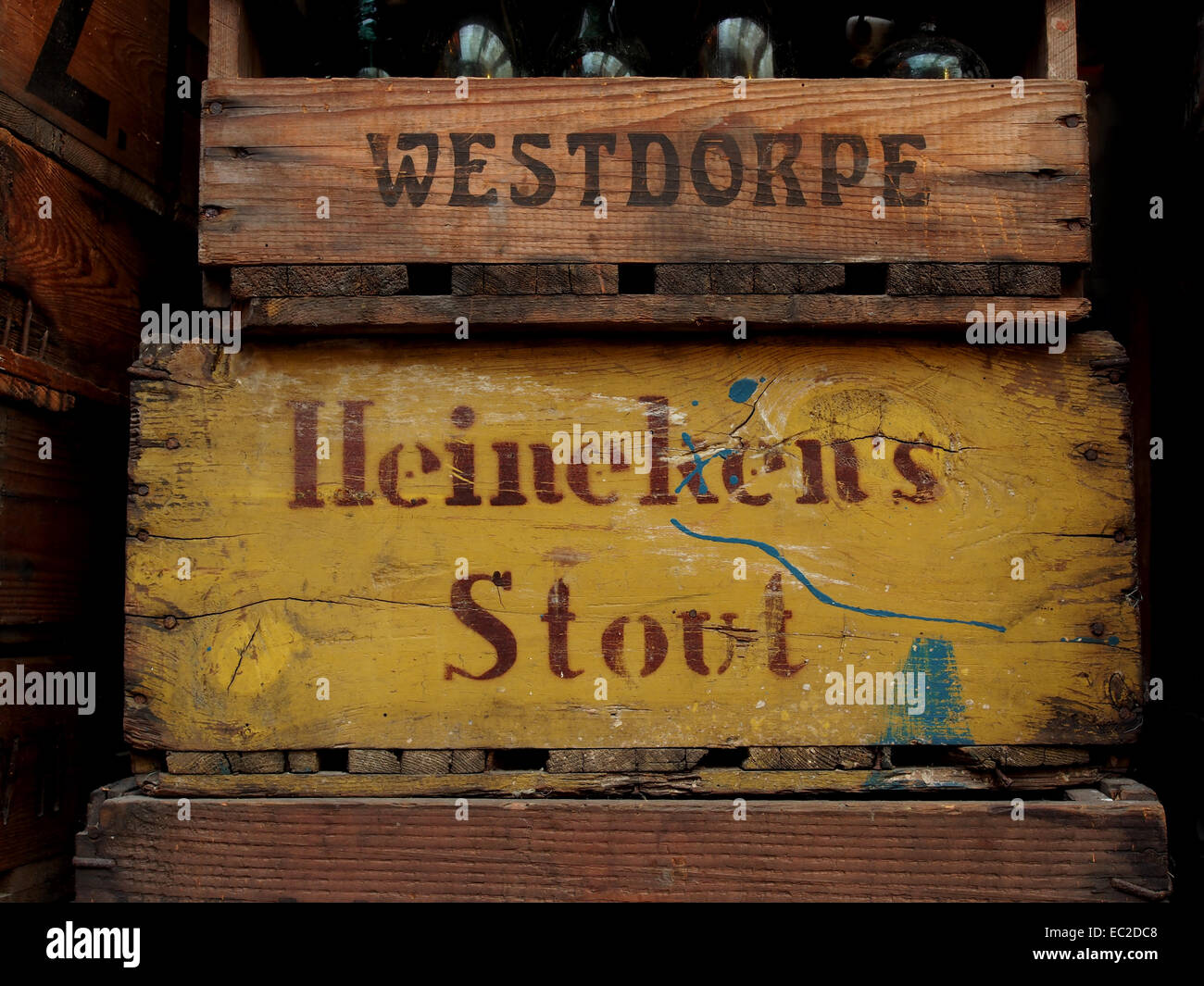 Heinekens houten bier krat, foto 1 Stock Photo Alamy