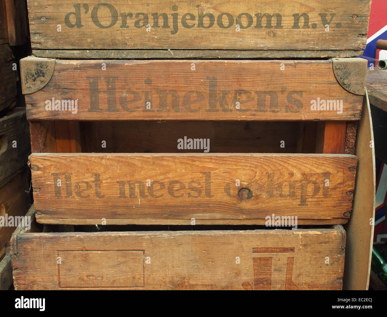 Heinekens houten bier krat, foto 2 Stock Photo Alamy