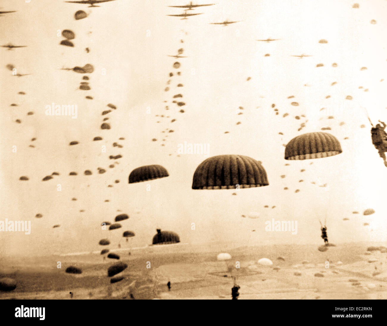 Parachutes 1944 ww2 hires stock photography and images Alamy