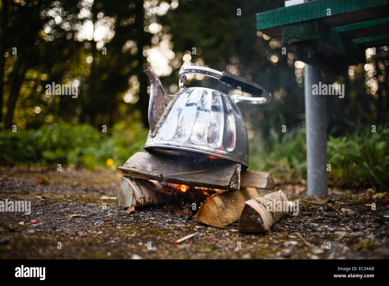 Old fashioned black iron kettle hires stock photography and images Alamy