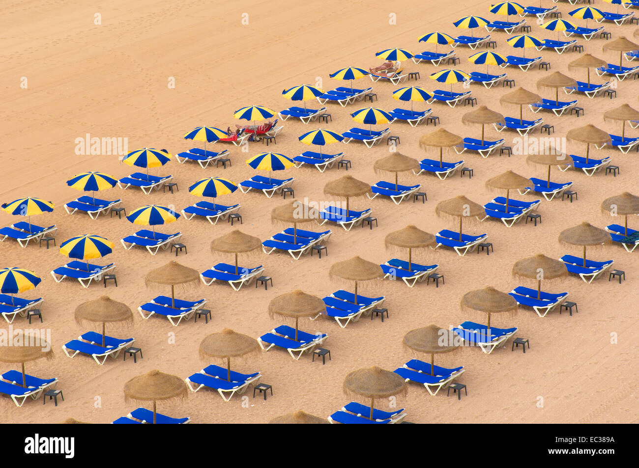 Sunloungers and sunshades, Albufeira, Praia Dos Pescadores, Algarve, Portugal, Europe Stock Photo
