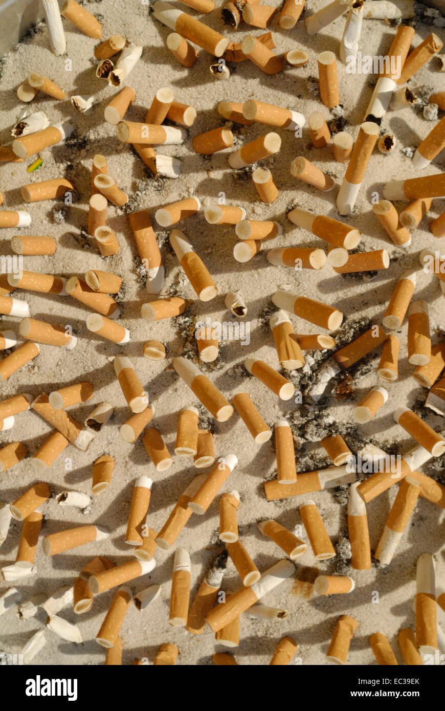 Full of cigarette butts hi-res stock photography and images - Alamy