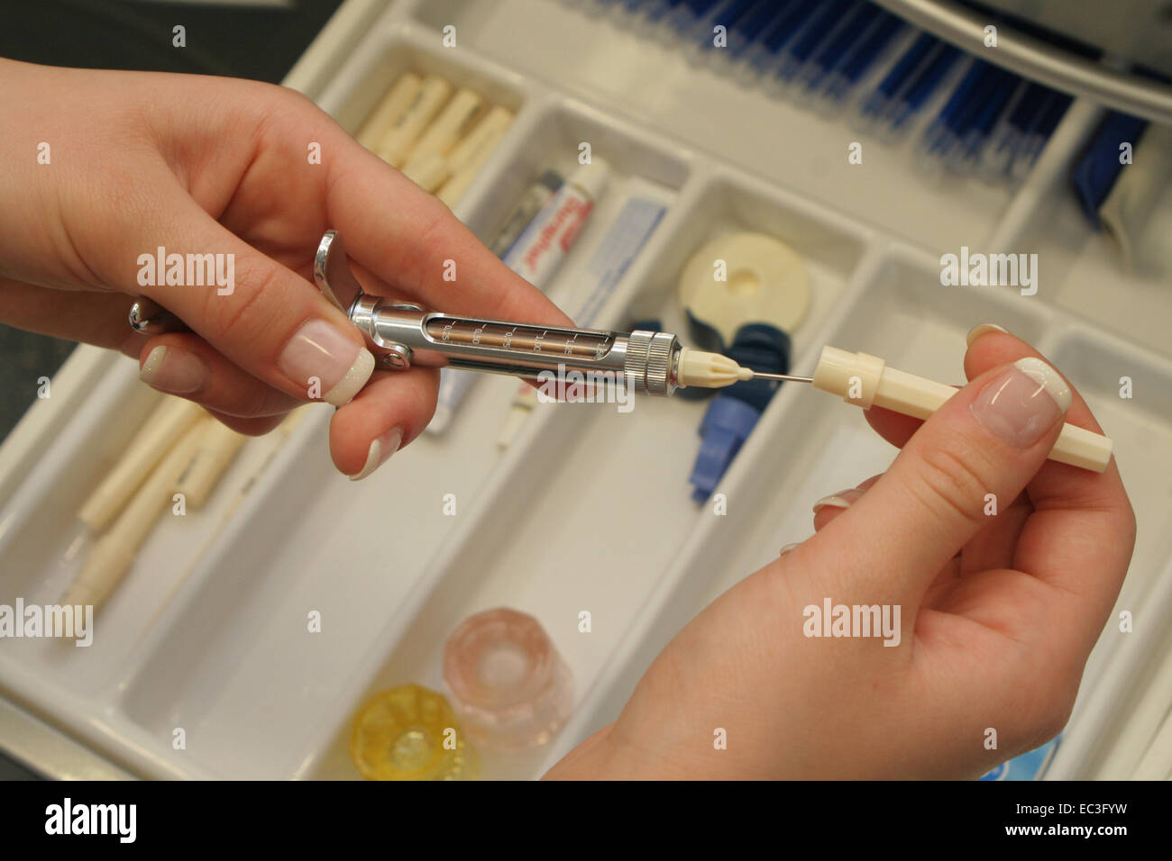 Doctor Preparing Injection Stock Photo - Alamy