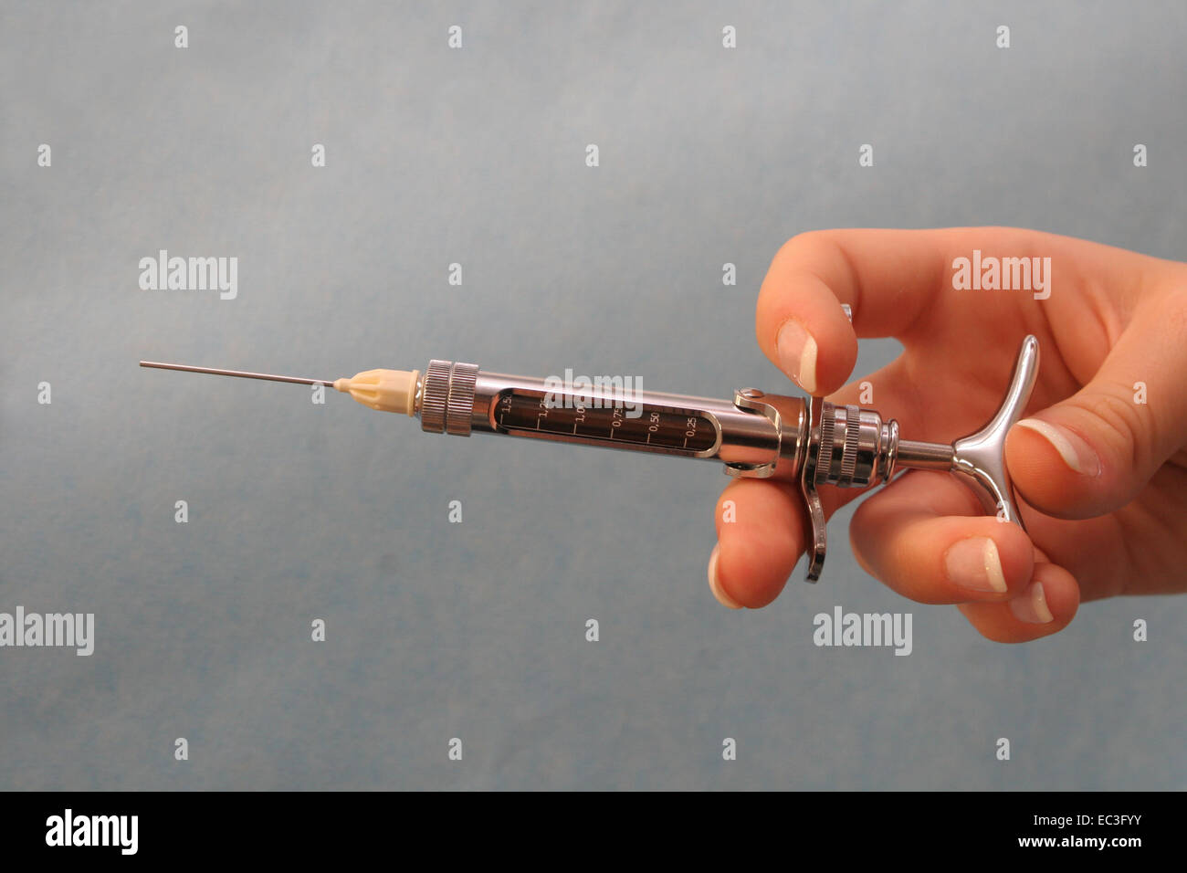 Doctor Preparing Injection Stock Photo - Alamy