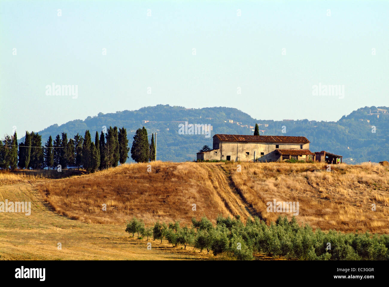 Tuscany landscape house hi-res stock photography and images - Alamy
