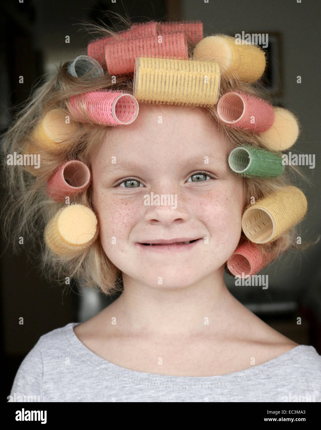 Little girl hair rollers hi-res stock photography and images - Alamy
