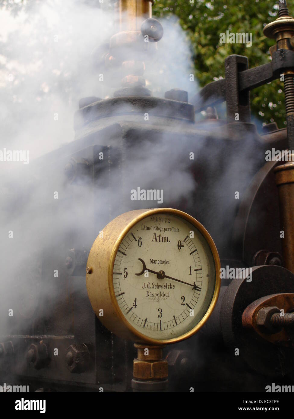 Pressure gauge steam hires stock photography and images Alamy