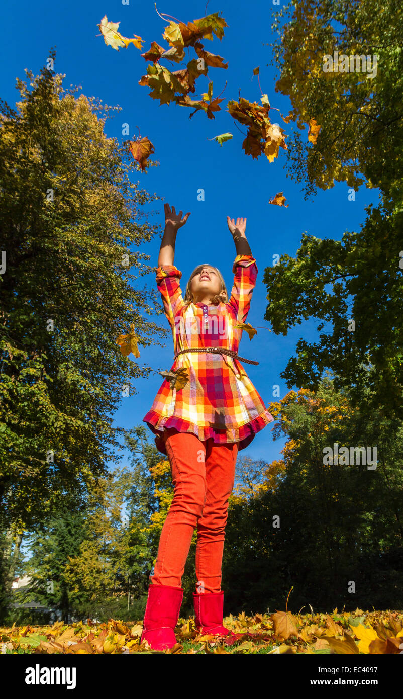 Indian child girl park enjoy hi-res stock photography and images - Alamy