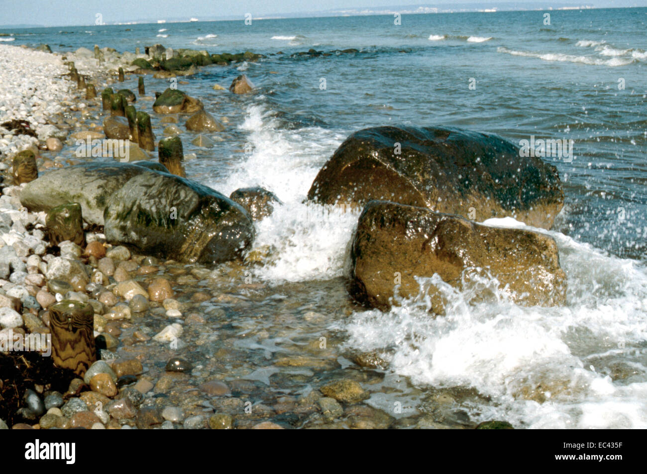 Rich waves hi-res stock photography and images - Alamy