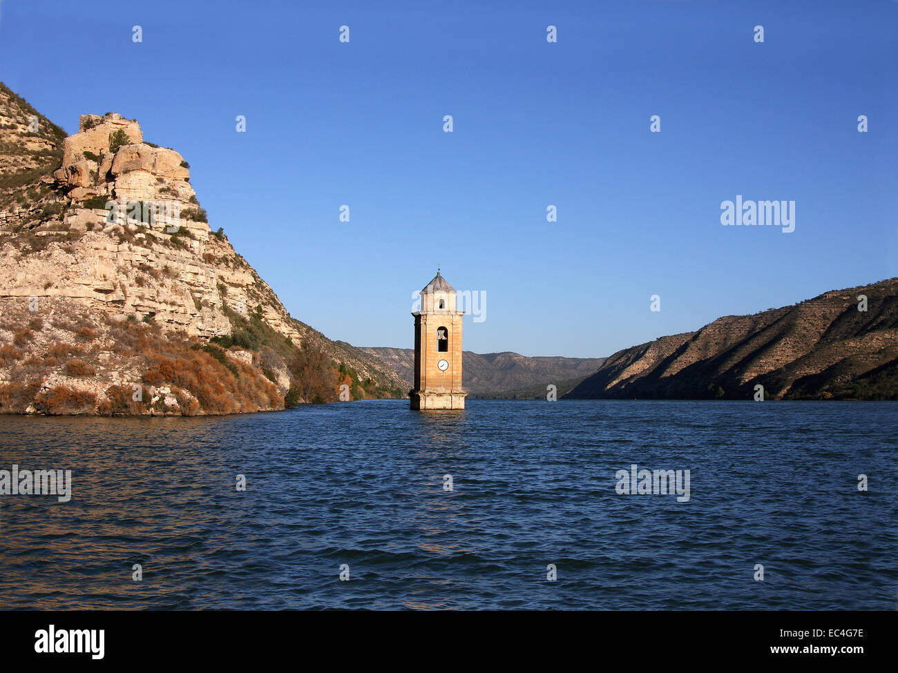 Underwater church hi-res stock photography and images - Alamy
