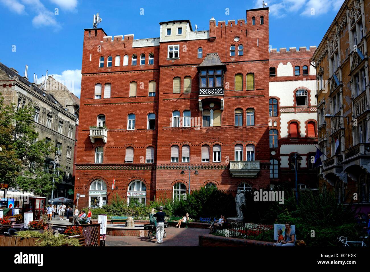 Architecture, brick house an Italian Palazzo-style Stock Photo - Alamy