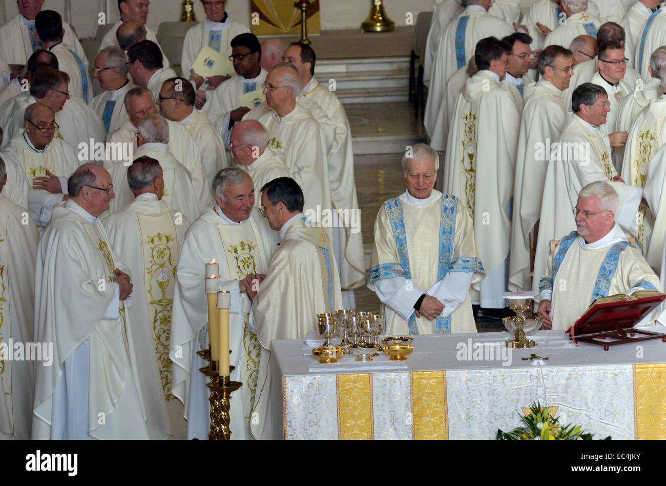 Kiss of peace hi-res stock photography and images - Alamy