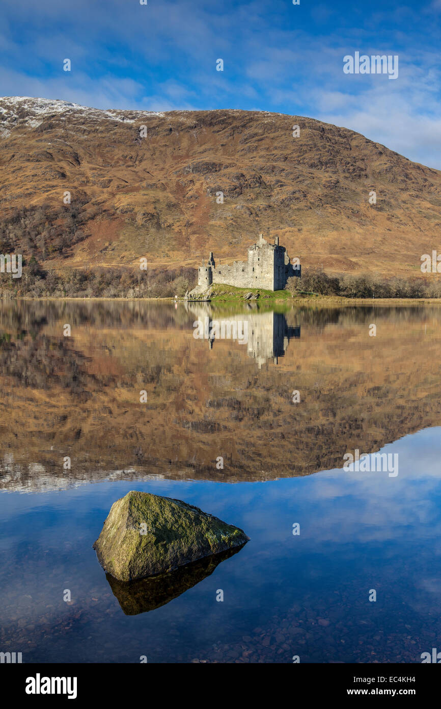 Kilchurn Castle reflected in Loch Awe, Argyll and Bute, Scotland Stock Photo