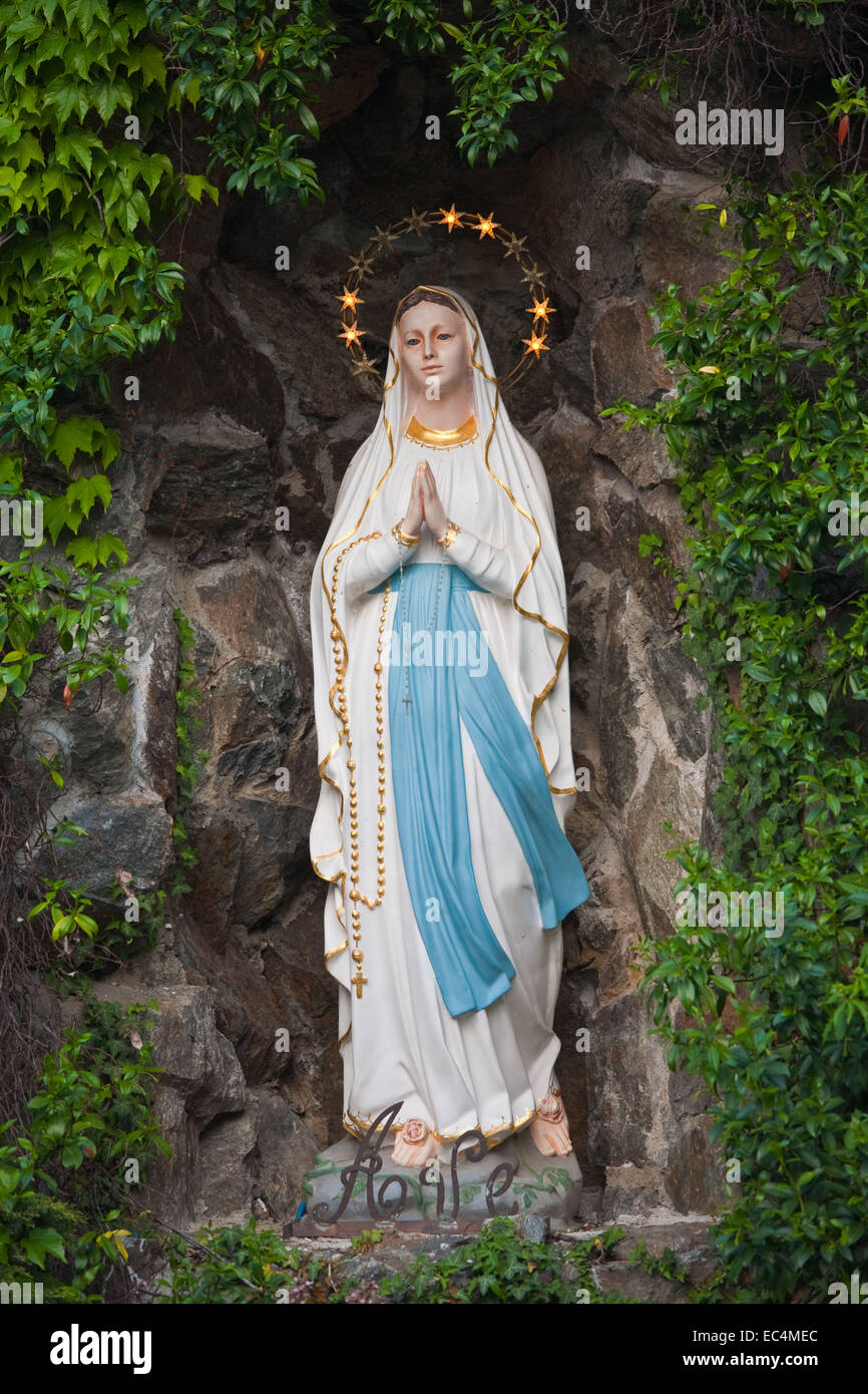 Marian grotto hi-res stock photography and images - Alamy