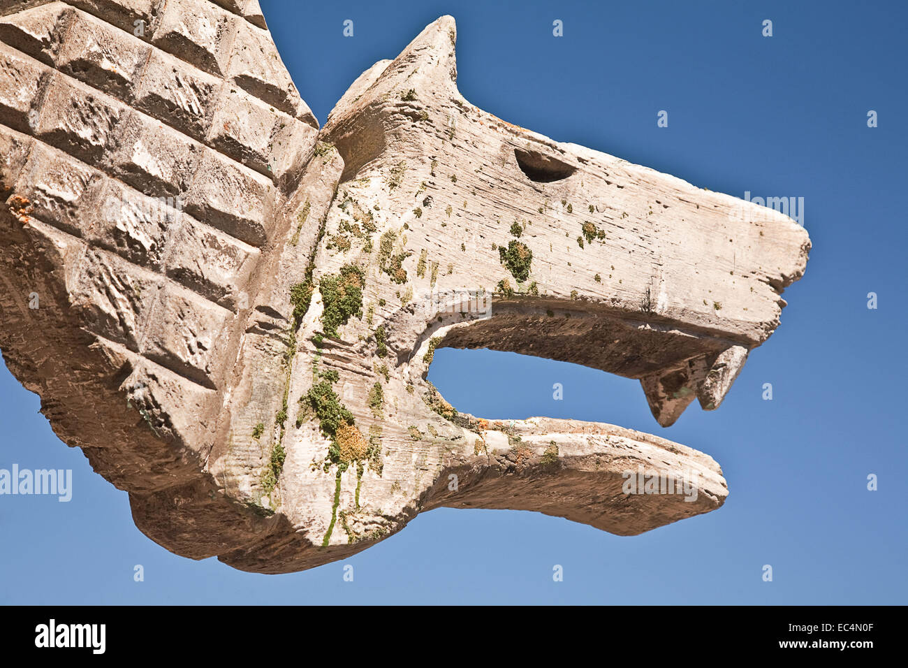 Wooden dragon head Stock Photo Alamy