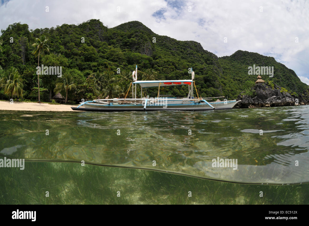 Katig Philippine outrigger boats hi-res stock photography and images - Alamy