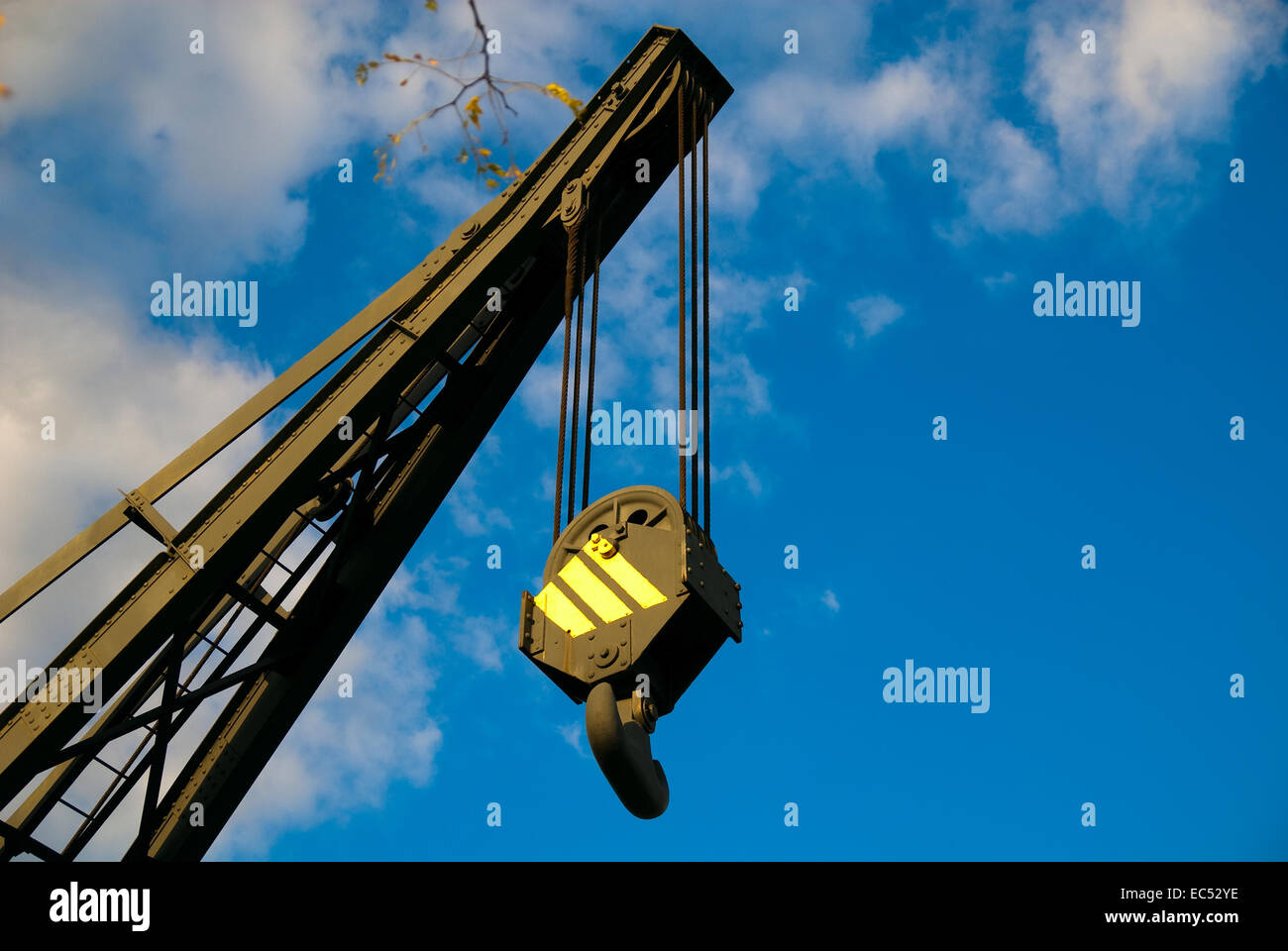 Crane pulley red hook hi-res stock photography and images - Alamy