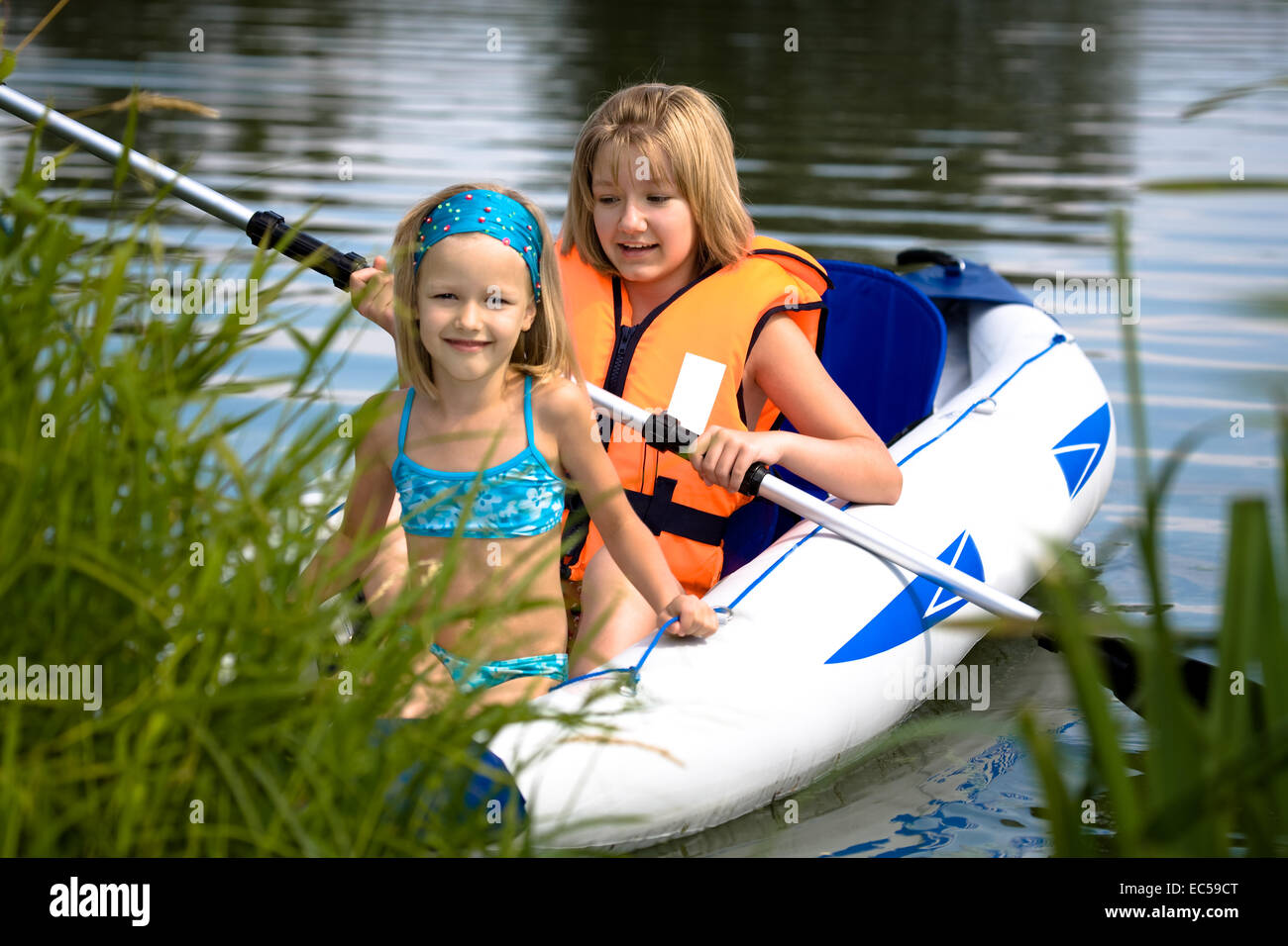 Dinghy rubber inflatable hires stock photography and images Alamy