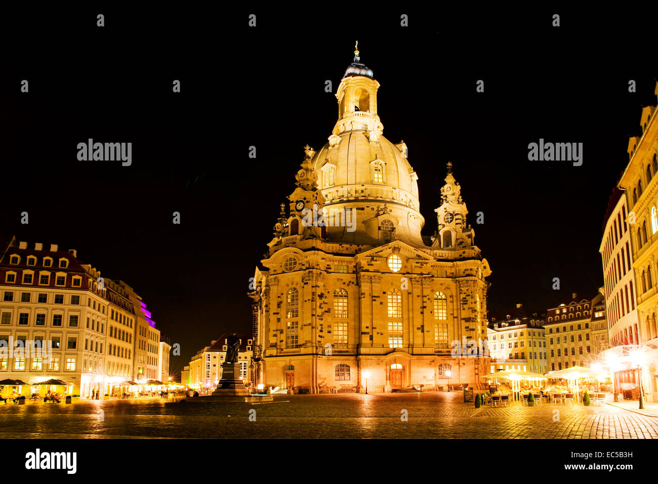 dresden-at-night-frauenkirche-wiev-stock-photo-alamy