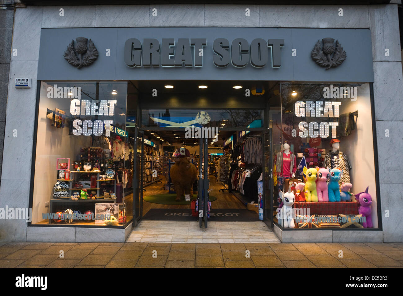 GREAT SCOT Scottish shop with Highland cow on Princes Street Edinburgh Scotland UK Stock Photo