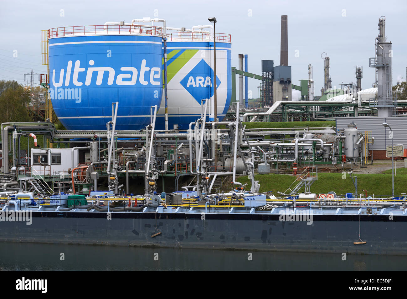 Aral Ultimate fuel terminal, Ruhr Oil refinery, Gelsenkirchen, Germany. Stock Photo