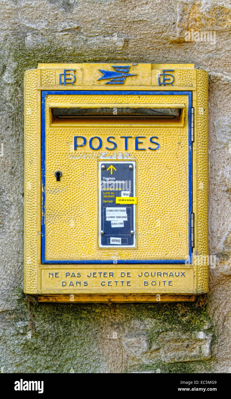 Postbox message hi-res stock photography and images - Alamy