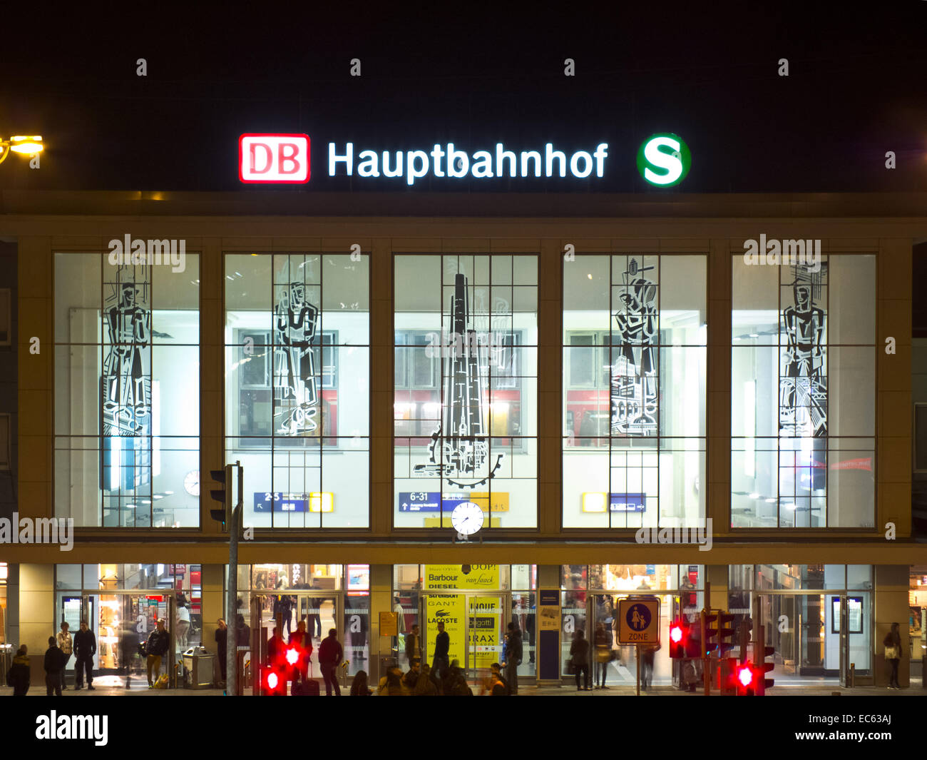 Central station dortmund by night hi-res stock photography and images -  Alamy