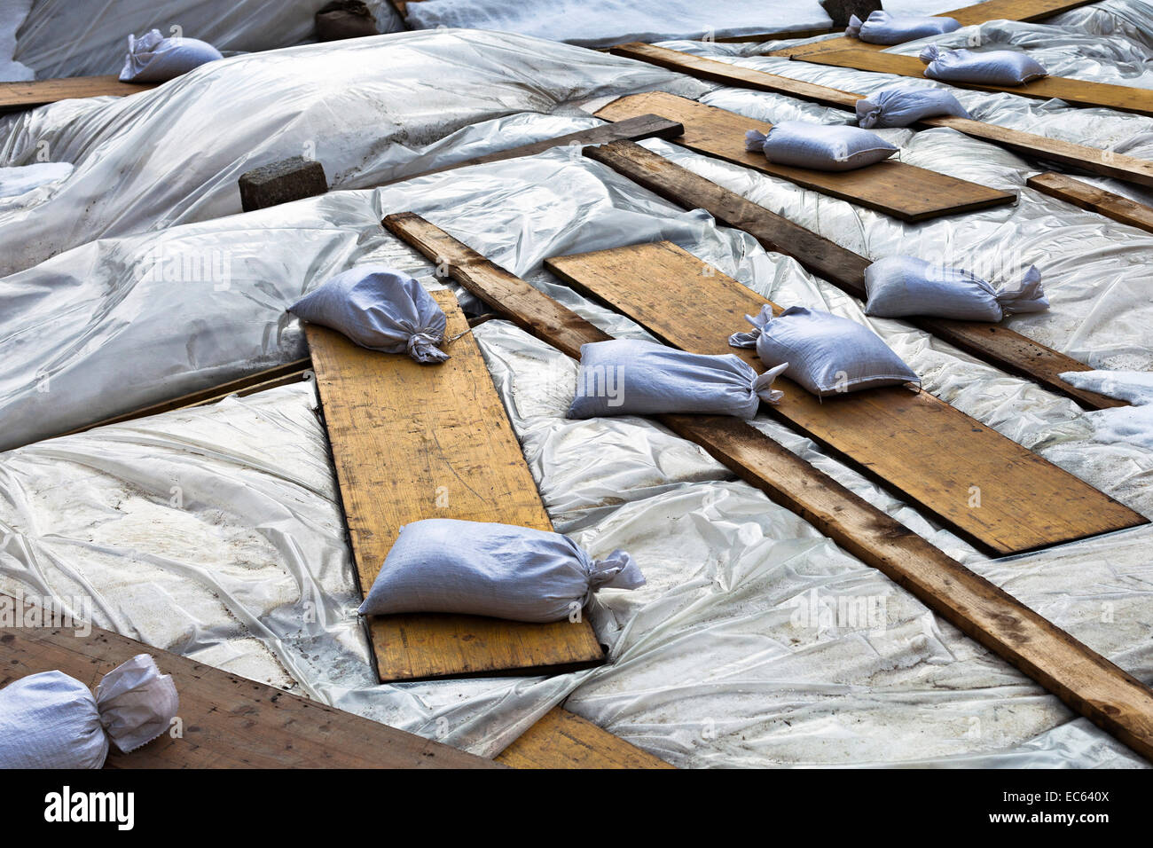 Sandbag hi-res stock photography and images - Alamy