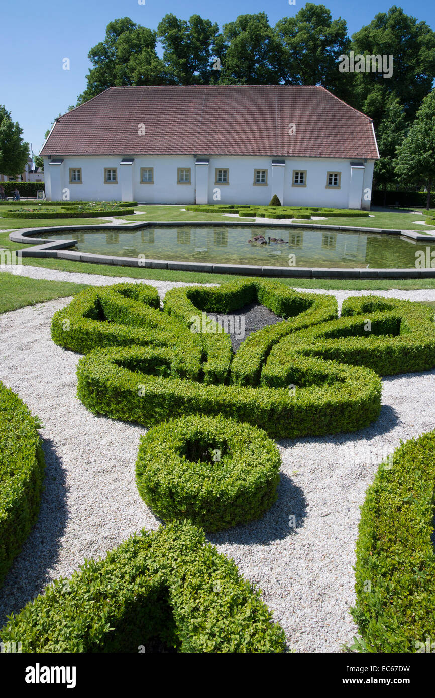 Baroque garden of Schloss Neuhaus palace, Paderborn, Ostwestfalen Lippe region, North Rhine Westphalia, Germany, Europe Stock Photo