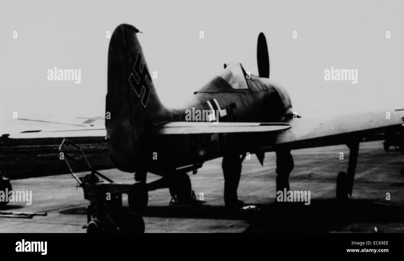 F190 The Focke-Wulf Fw-190, a key German fighter aircraft from WWII, is ...