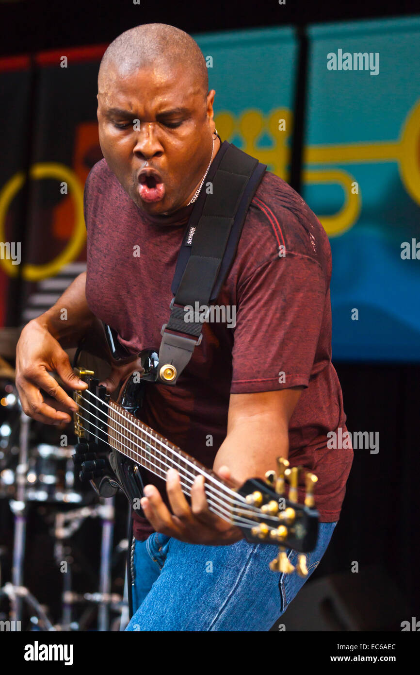 BARRY CAMBELL plays base for ANA POPOVIC and her band on the Garden Stage at the MONTEREY JAZZ FESTIVAL Stock Photo