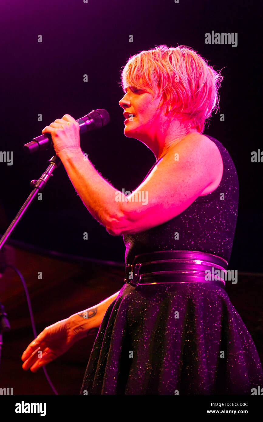 SHAWN COLVIN sings for BILLY CHILDS on the main stage of the MONTEREY