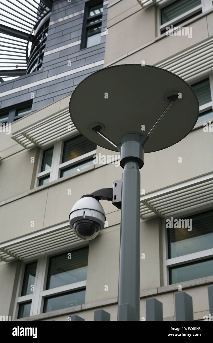 surveillance camera on the american embassy amp 8203 amp 8203 pariser platz berlin germany europe Stock Photo