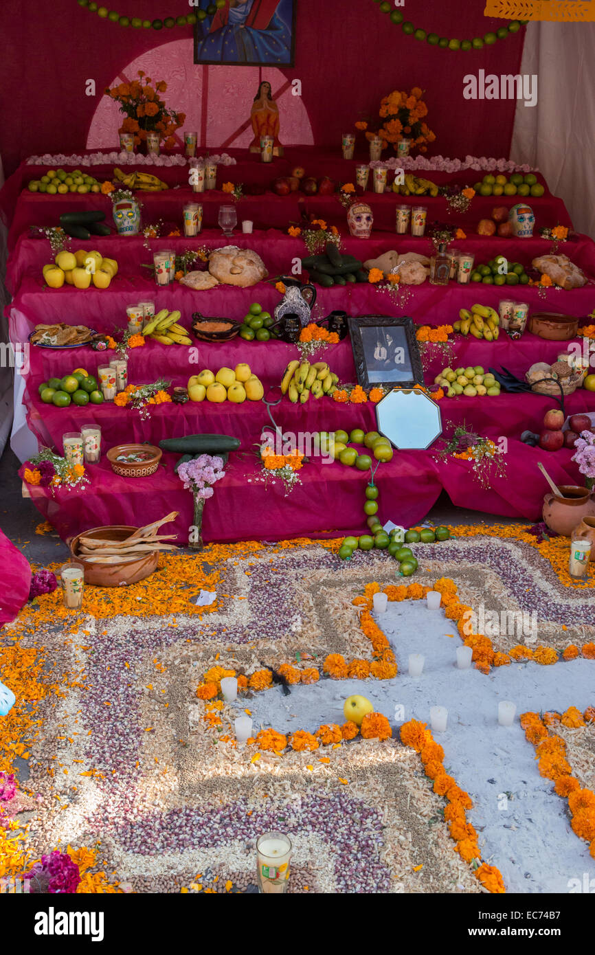An alter honoring the dead at Plaza Guerrero during dia de los muertos celebration in Queretaro, Mexico Stock Photo