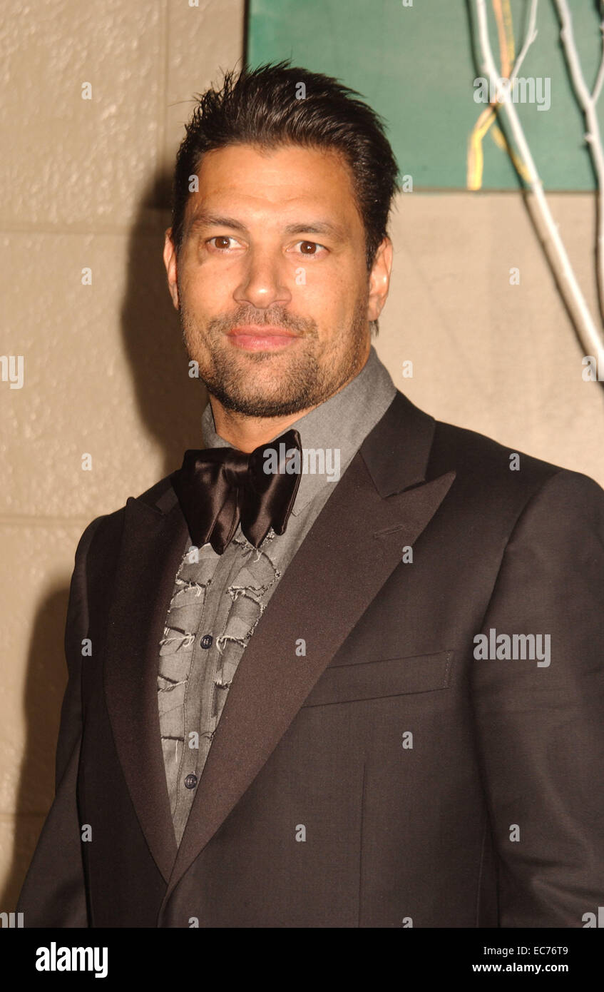 Hollywood, California, USA. 9th Dec, 2014. Manu Bennett attends the